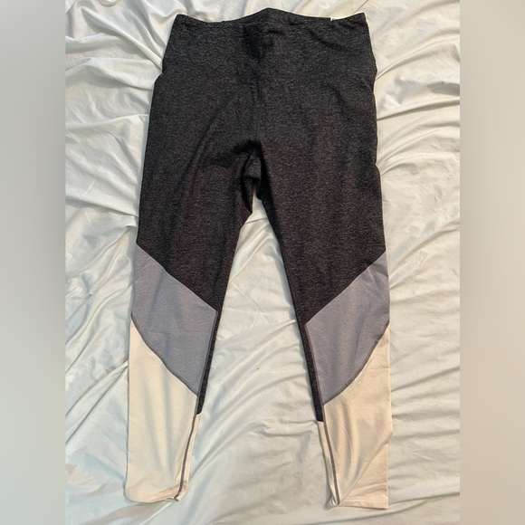 Lot of 3 Old Navy Active Pants - Picture 4 of 6